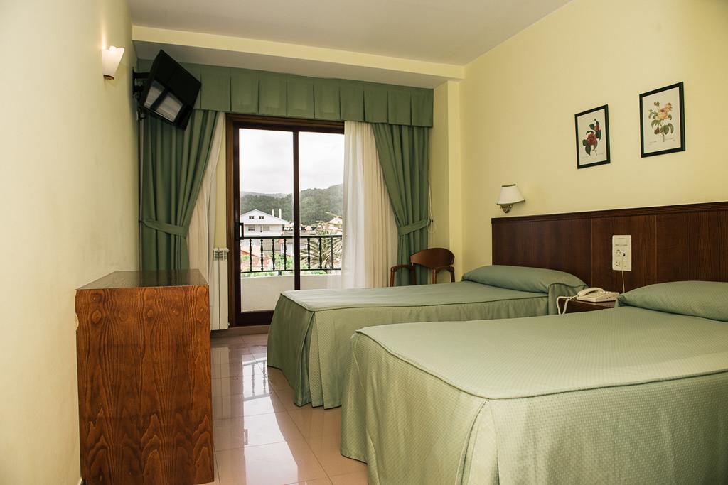 Hotel Restaurante Glasgow Villadesuso Esterno foto